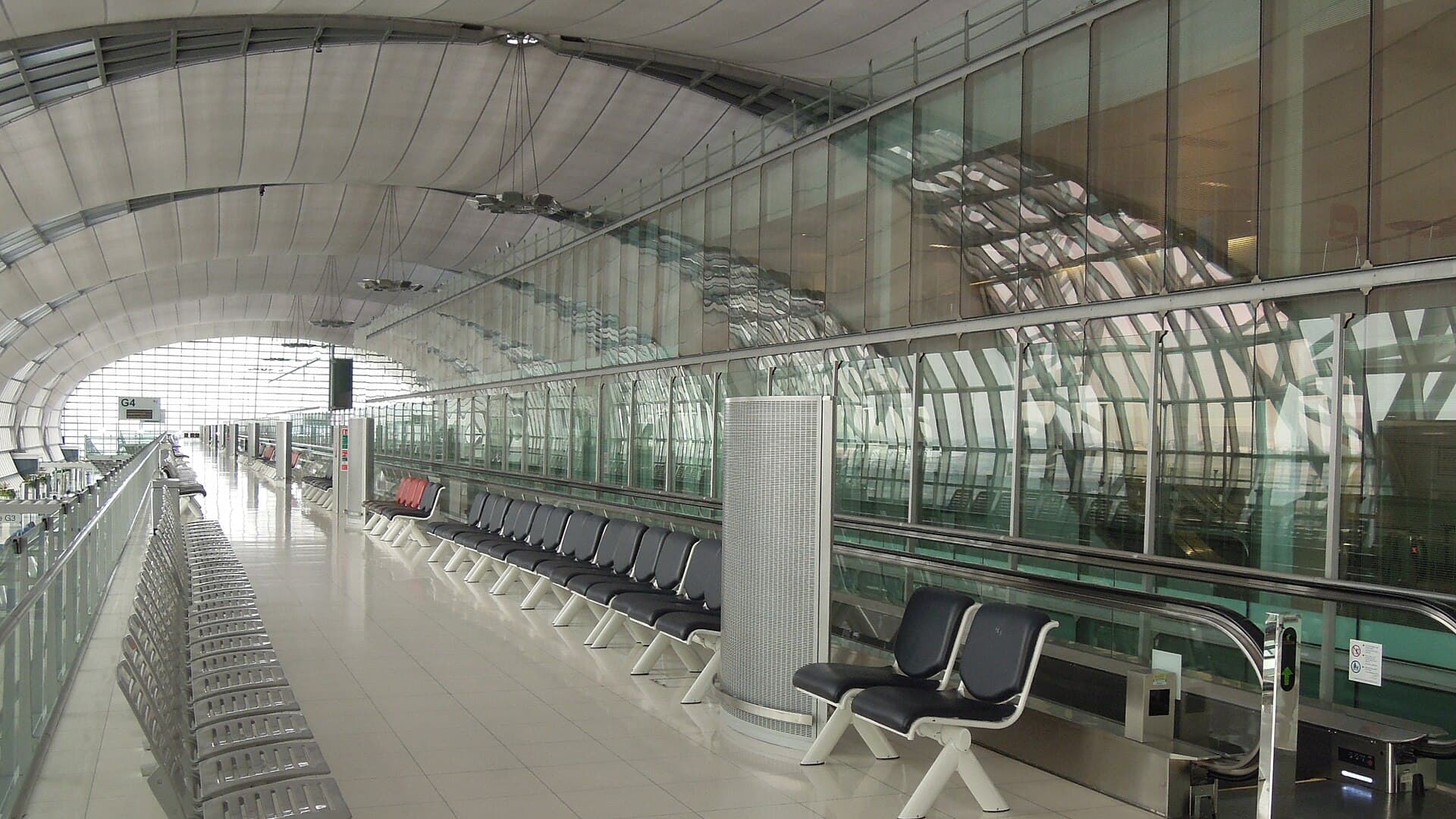 Inside Suvarnabhumi terminal concourse