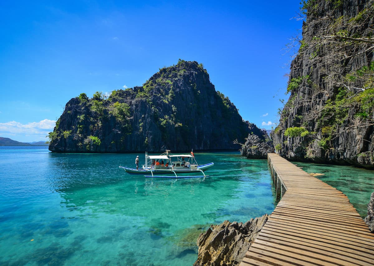 Colorful street scene in the Philippines
